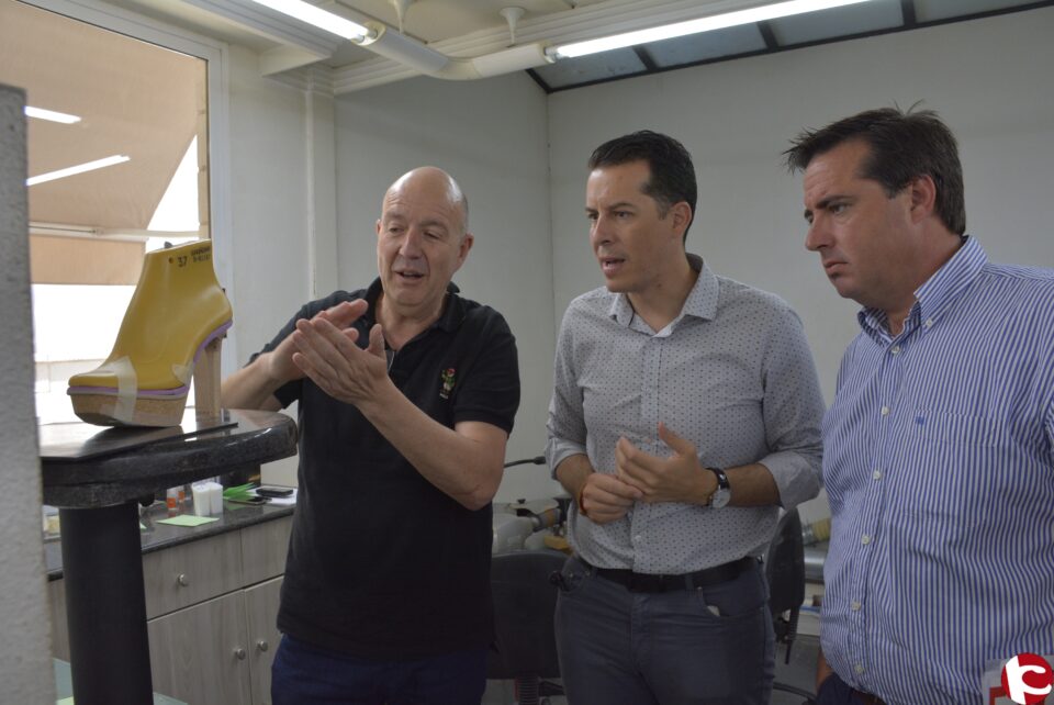 PSOE ELDA: El candidato del PSOE Herick Campos destaca la necesidad de crear empleo de calidad y dar estabilidad a las empresas