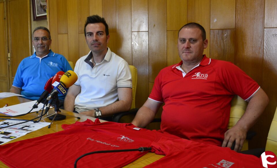 Novecientos jugadores de 57 equipos españoles y dos rusos disputan el XIV Torneo Internacional de Balonmano Ciudad de Elda