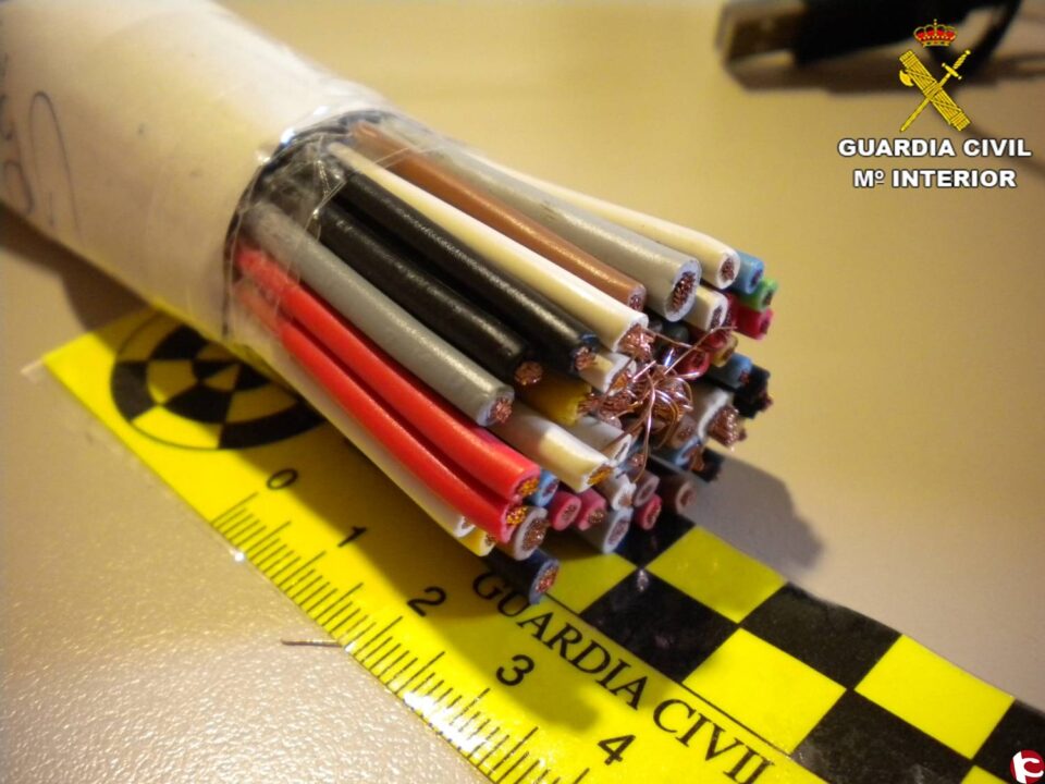 La Guardia Civil detiene en Petrel a los presuntos autores del robo de 250 metros de cable de cobre