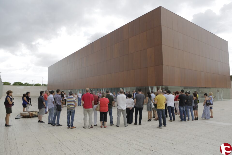 Minuto de silencio en la Universidad de Alicante por las víctimas del atentado en Niza