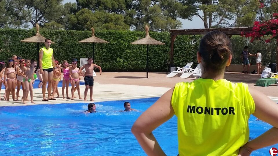 COMIENZA EL ÚLTIMO CURSO DE NATACIÓN DEL VERANO EN ASPE