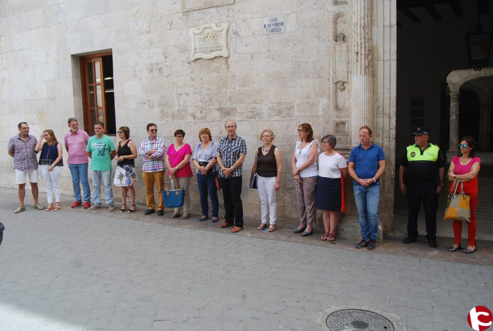 MINUTO DE SILENCIO CONTRA VIOLENCIA DE GÉNERO