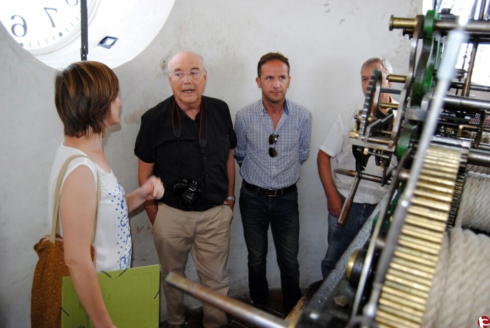 El técnico de Patrimonio de la Conselleria destaca el buen estado de conservación de la Torre del Reloj y la Fábrica de Harinas