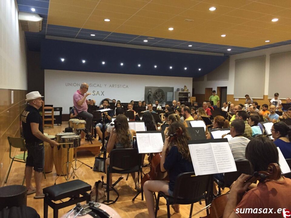 Pakito Baeza participa este sábado con la Unión Musical de Sax en un concierto de música latina