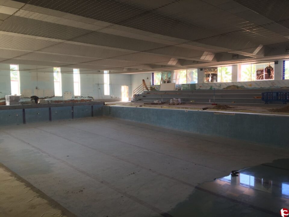 El Ayuntamiento de Petrer comienza las obras en las piscinas cubiertas de San Fernando