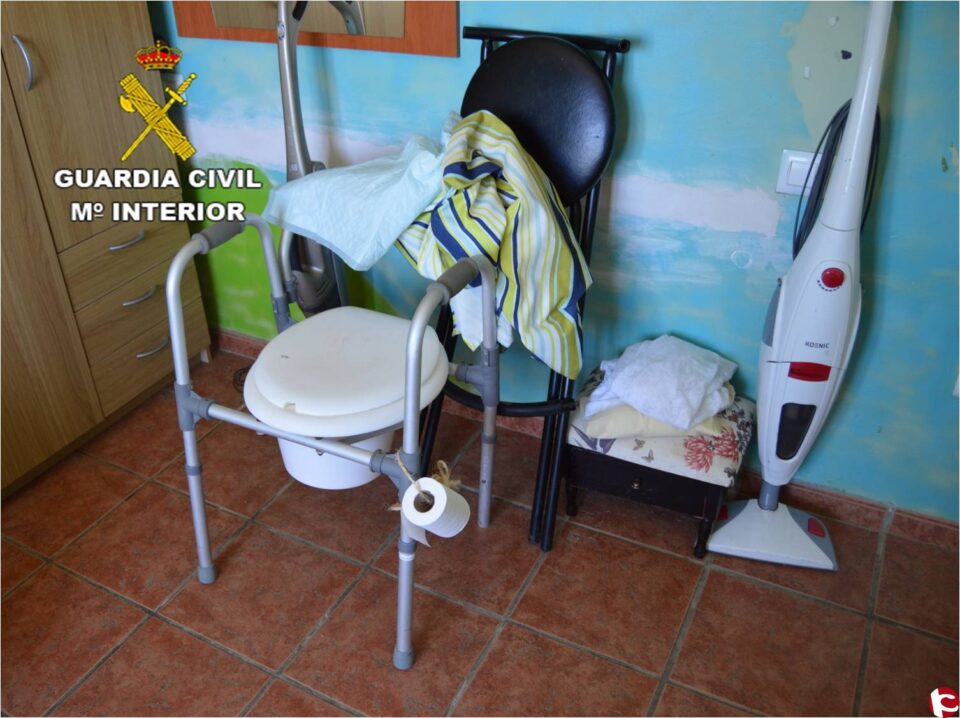 La Guardia Civil de Ibi desarticula una residencia ilegal de ancianos en Castalla