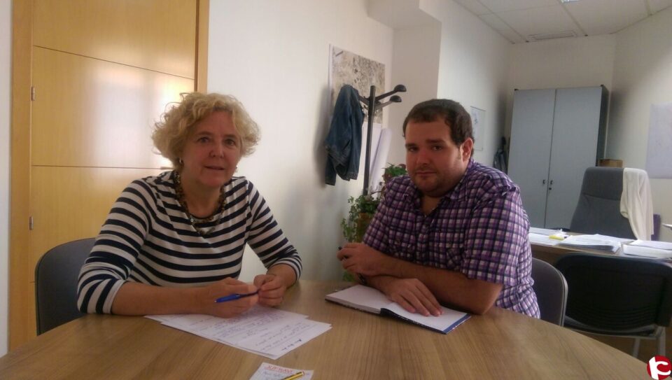 La concejala de Igualdad se reúne con la asociación "El Príncipe Lila" para trabajar la temática LGTBI