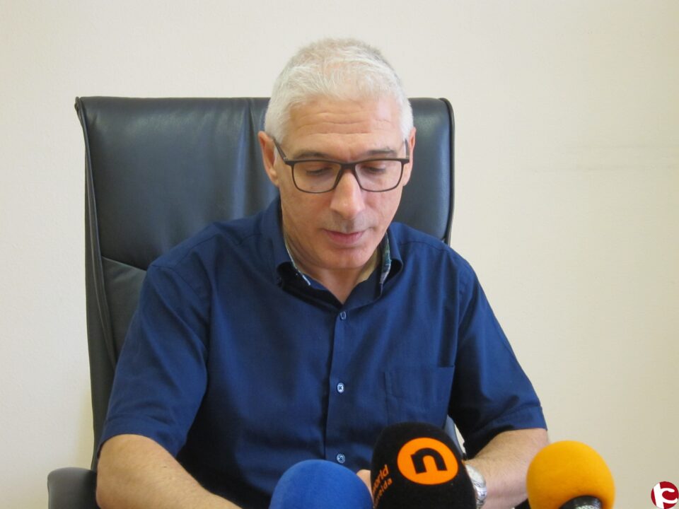 El nuevo equipo de gobierno elimina las dedicaciones exclusivas y reduce las retribuciones de sus miembros