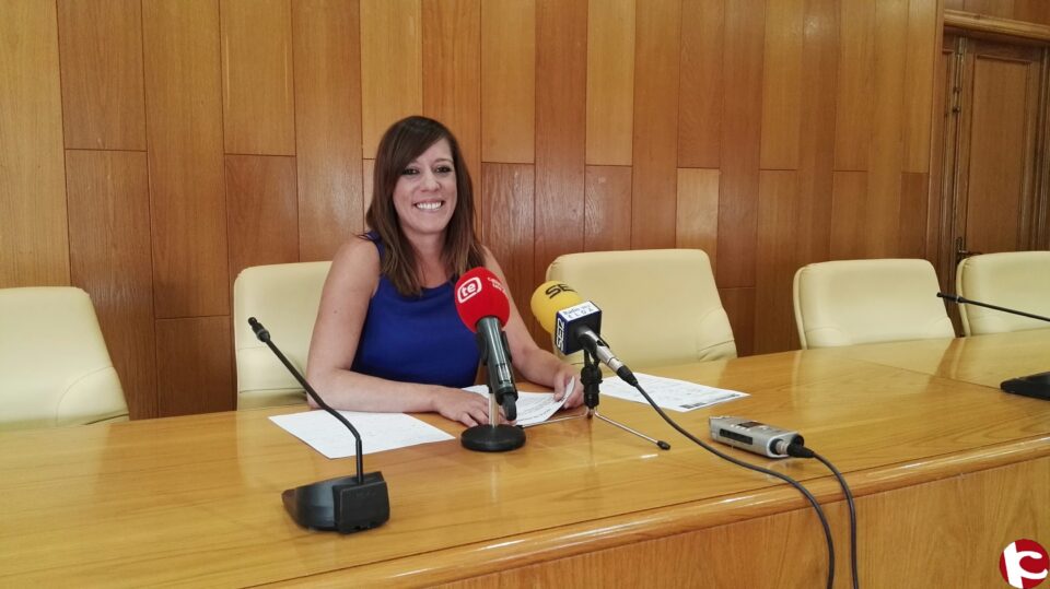 Laura Rizo asegura que el equipo de Gobierno se ha mantenido fiel a su promesa de ningún niño sin libros de texto