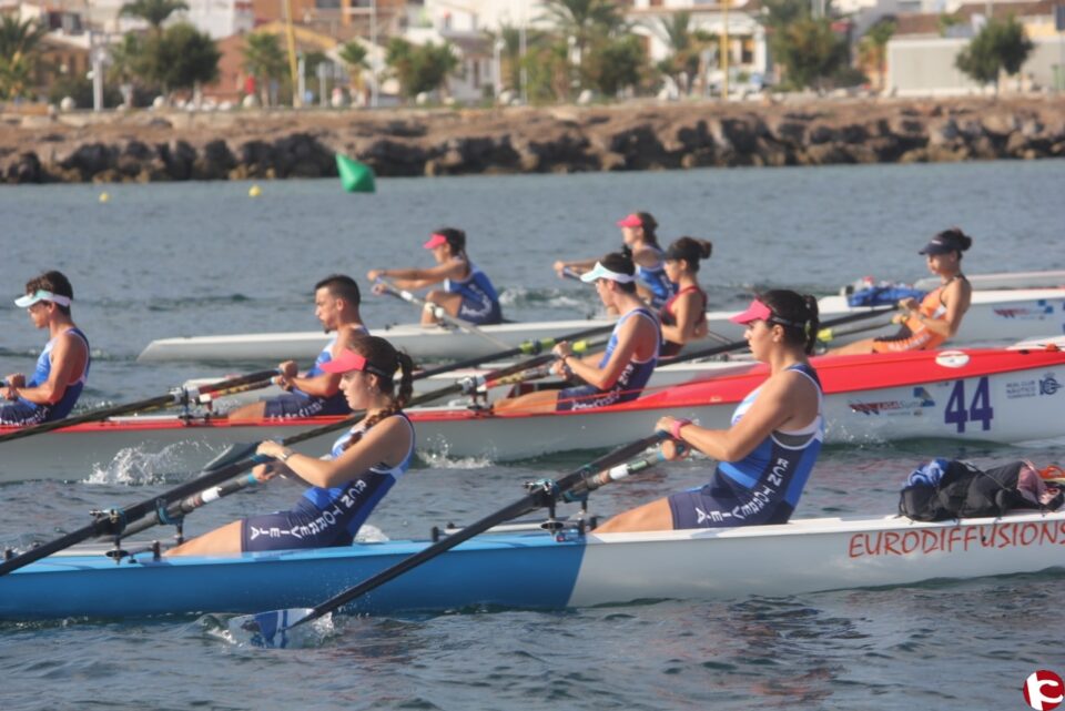 La liga SUMA de remo de mar llega a Denia