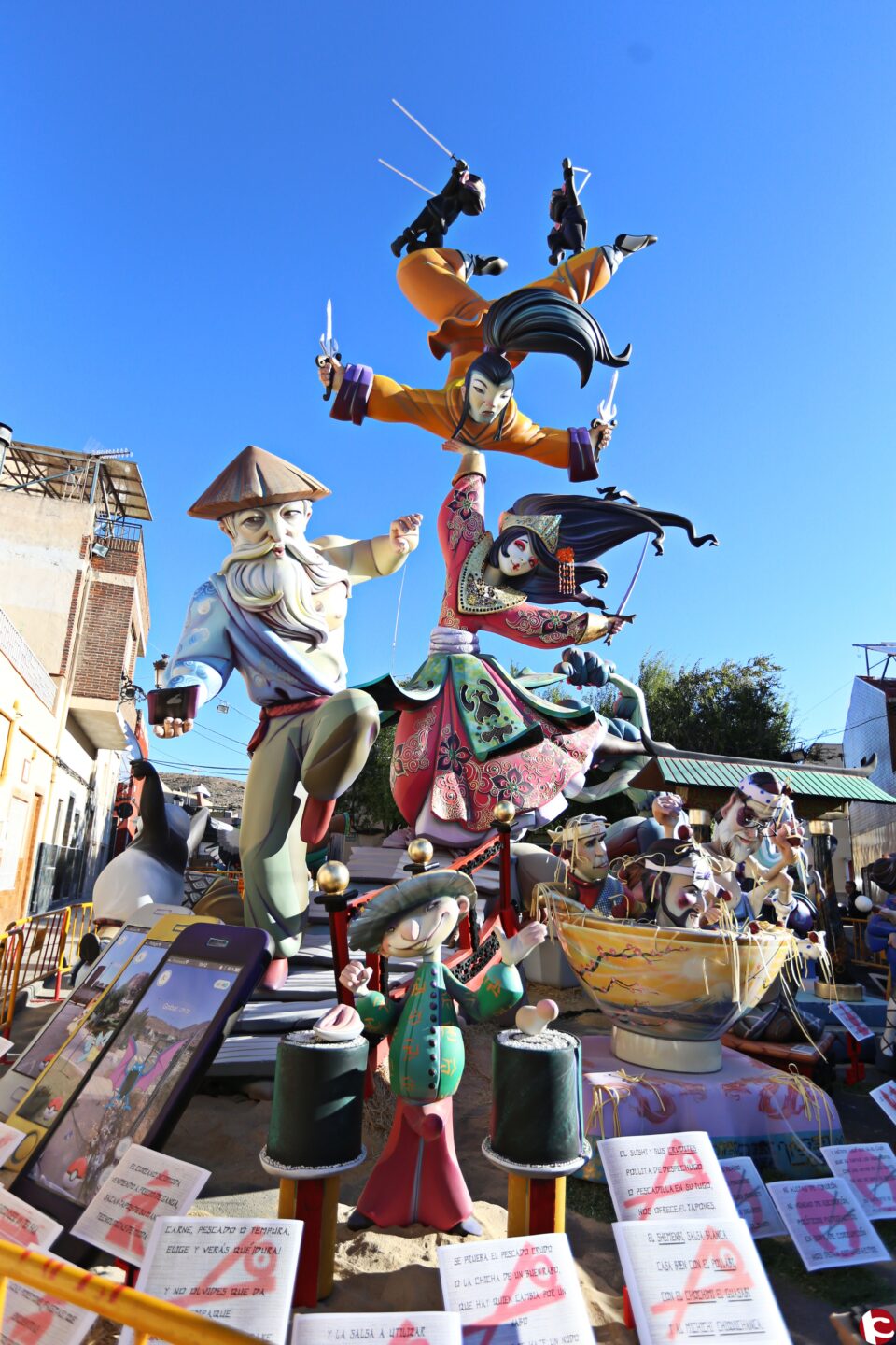 Huerta Nueva gana el primer premio de las Fallas de Elda 2016