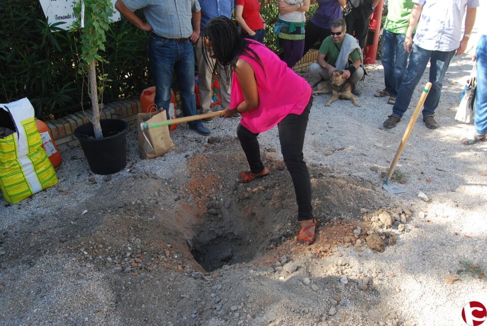 Plantación conjunta para defender la huerta