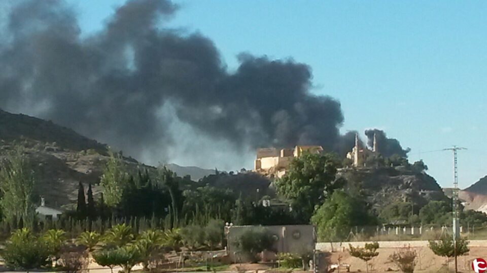 El Ayuntamiento exige a Lurima que realice análisis de los humos que produjo el incendio en uno de sus vasos