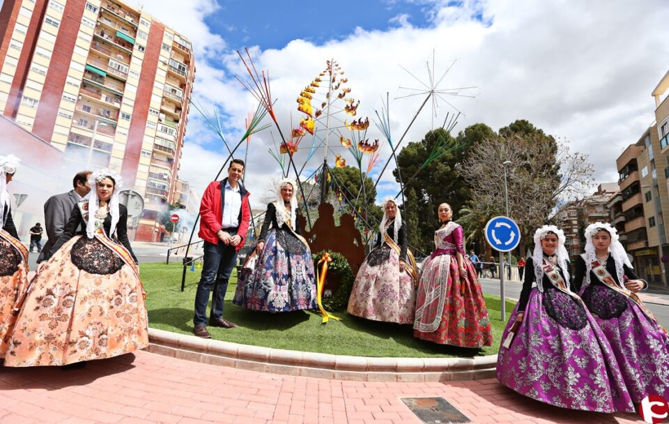 Cremà de la Falla de la Residencia "El Catí" y posterior mascletà fallera.