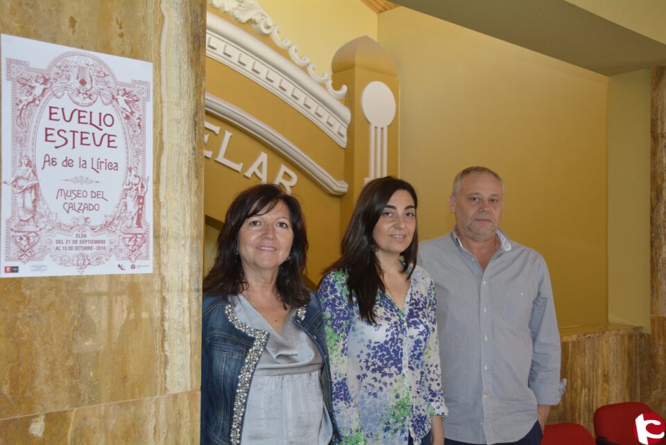 El Ayuntamiento rinde homenaje al tenor Evelio Esteve con una exposición y una recepción en el Teatro Castelar