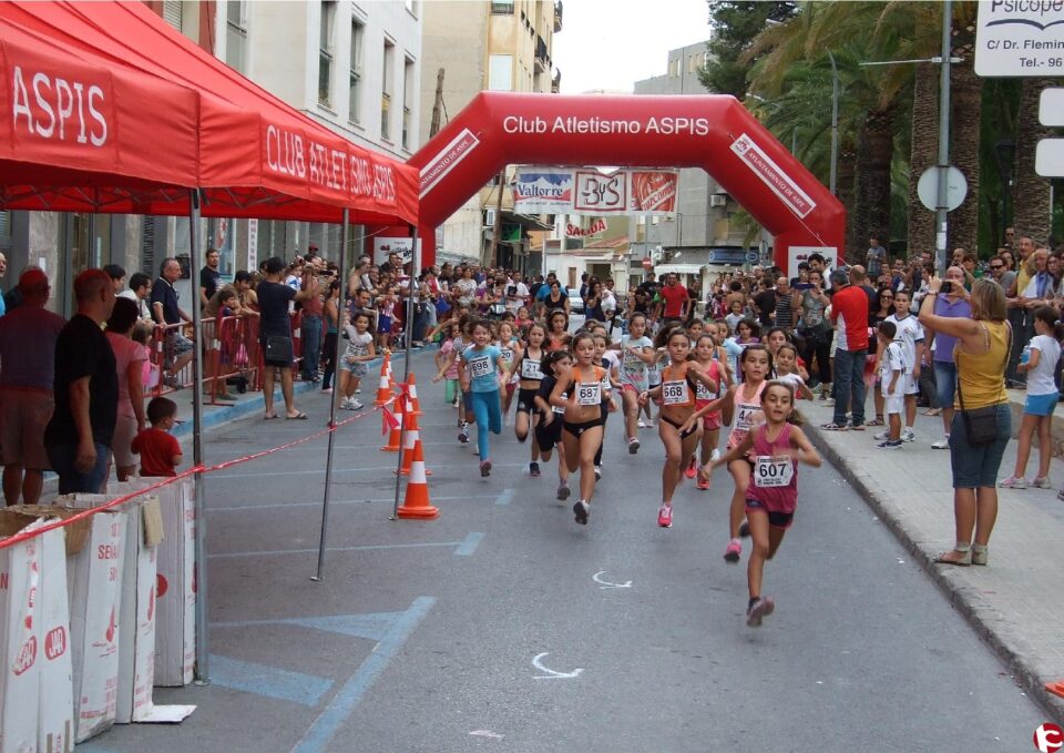 MÁS DE 300 NIÑOS Y ADULTOS SE CITAN ESTE SÁBADO EN LA MILLA URBANA VILLA DE ASPE