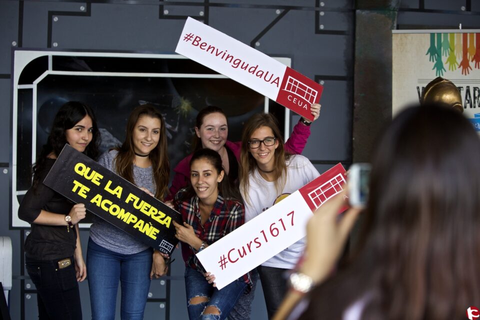 La Universitat d´Alacant rep els nous estudiants amb un complet programa d´activitats de benvinguda