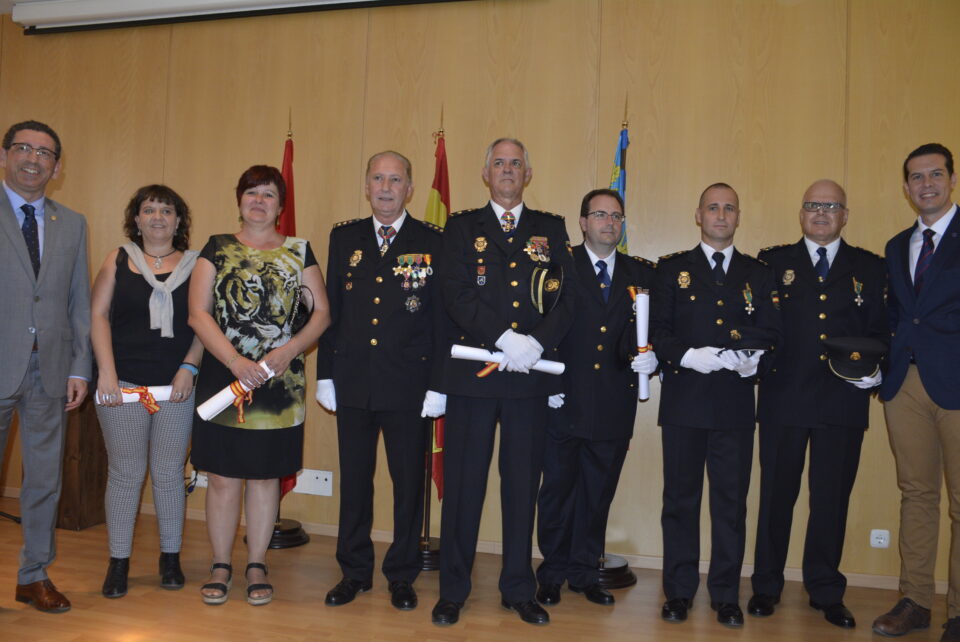 La Policía Nacional celebra el Día de los Santos Ángeles Custodios condecorando a varios agentes y distinguiendo a colaboradores civiles