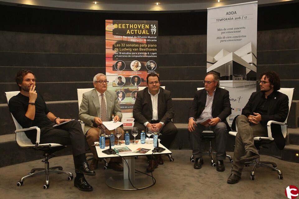 REA DE CULTURA - El ciclo Beethoven Actual reúne en el ADDA a nueve de los pianistas españoles más importantes del momento.
