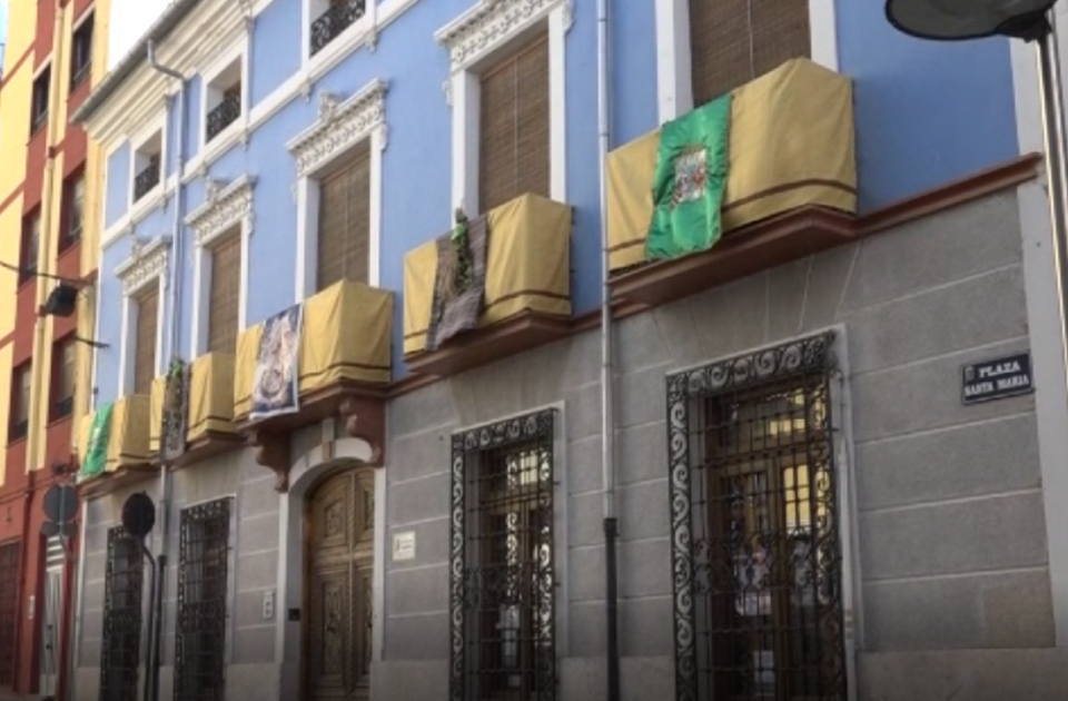 Abrimos las puertas de la Casa de la Comparsa Maseros de Villena en "La Brújula"