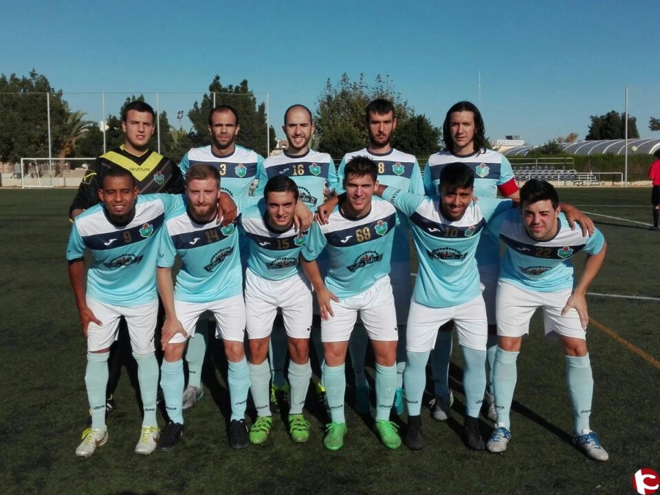 Victoria a domicilio y liderato del Monforte