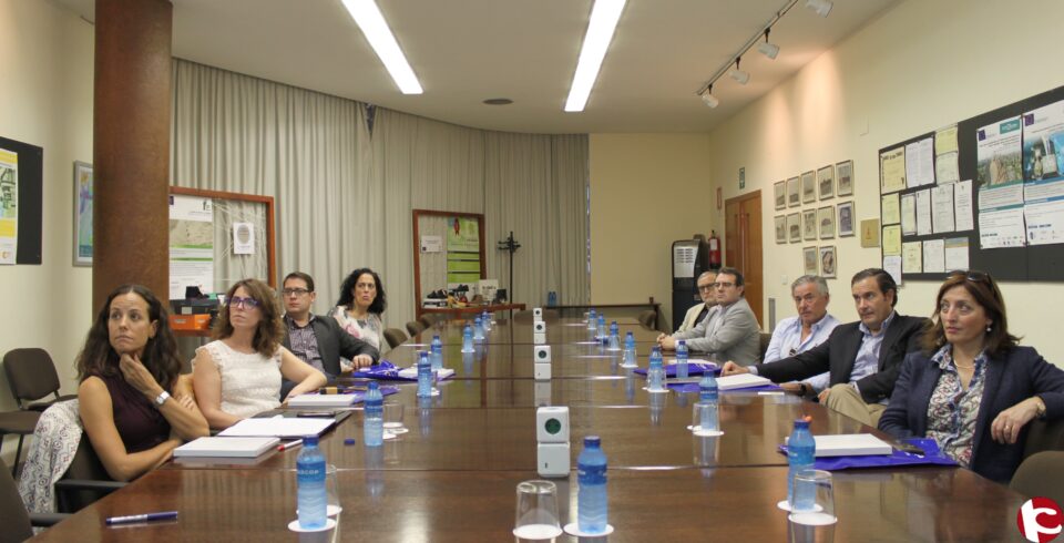 La comisión de Industria de las Cortes Valencianas visita INESCOP