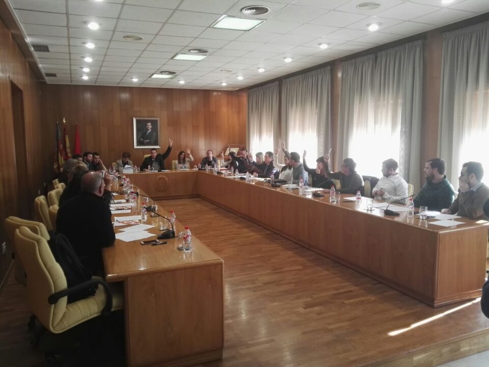 El equipo de Gobierno sitúa el tipo impositivo del IBI a niveles de hace trece años con la bajada aprobada en pleno para el año 2017