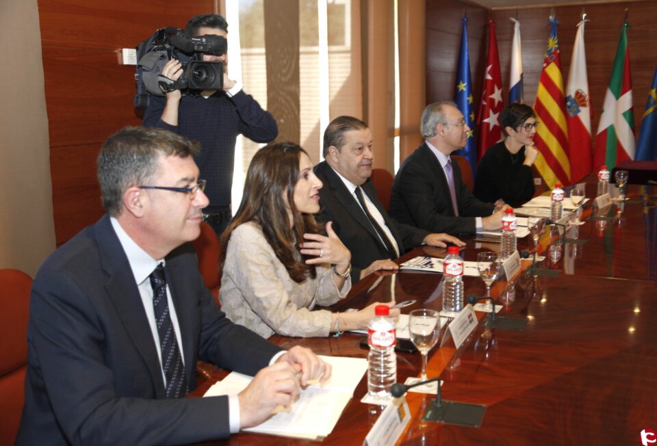 Els parlaments autonòmics demanen més protagonisme a Europa i polítiques de protecció als refugiats