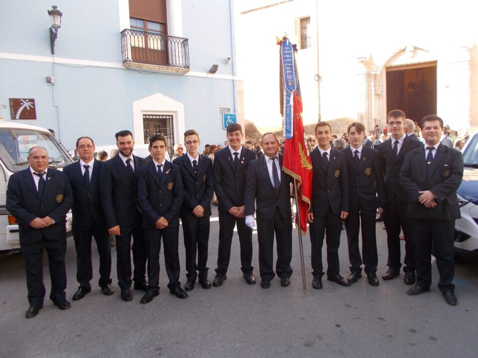 La Sociedad Musical Ruperto Chapí ha recogido a los ocho nuevos músicos esta mañana.