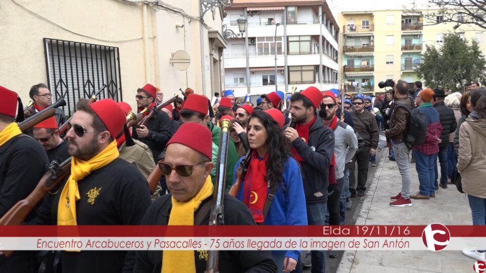 Elda rinde un cálido homenaje a San Antón en el 75 aniversario de la llegada de su imagen a Elda