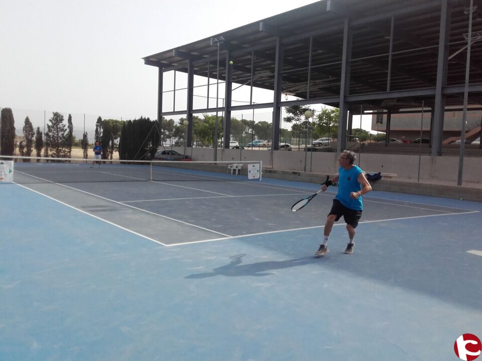 En diciembre vuelven los torneos de tenis a las pistas municipales de Aspe