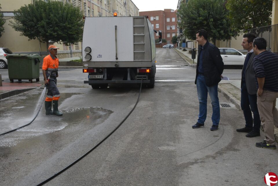 El Ayuntamiento pone en marcha una campaña de limpieza de refuerzo en los barrios