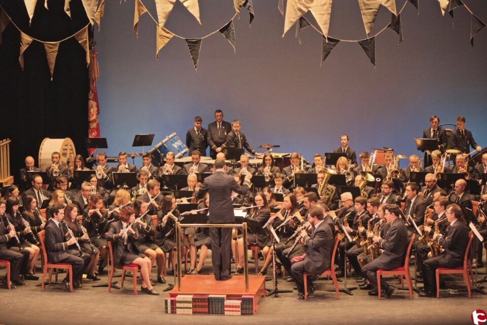 La Banda Municipal de Música de Villena ofreció su concierto en honor a Santa Cecilia con obras basadas en obras literarias de 2 genios