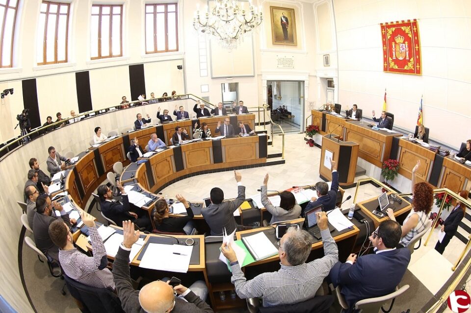 El Pleno de la Diputación aprueba el nuevo Reglamento del Servicio de Teleasistencia con el que se incrementarán un 30% las terminales en 2017