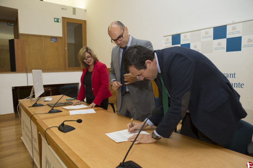 La Facultat de Dret de la Universitat dAlacant estrena equip de direcció amb Pedro Femenía al capdavant