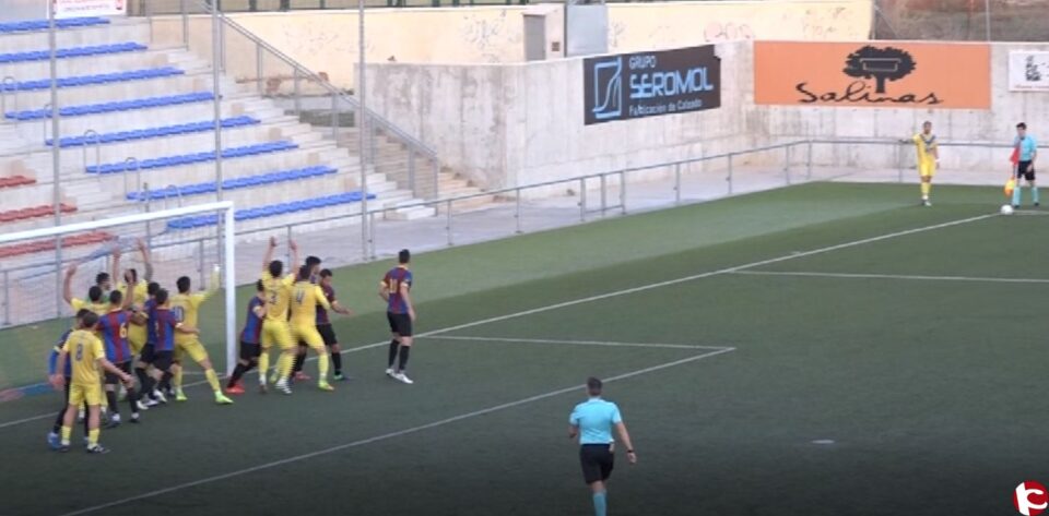 El Eldense no levanta cabeza y está cada vez más lejos de la salvación