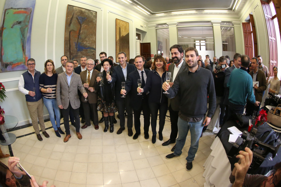 Tradicional brindis navideño de la Diputación de Alicante emitido en directo en Intercomarcal TV