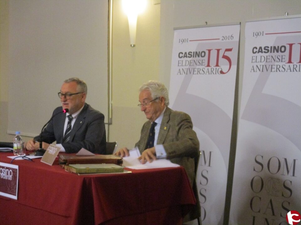 Charla sobre el sector de la piel en el Casino Eldense: "Cambiando la piel"