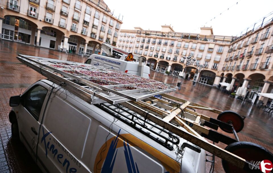 Iluminaciones Ximenez quita el alumbrado navideño y Elda queda a la espera de un nuevo contrato