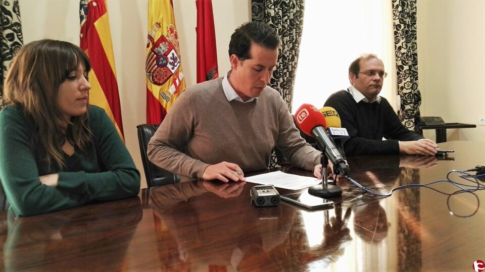 Comienza la instalación de las luces de Navidad después de desistir la empresa que se presentó al concurso público