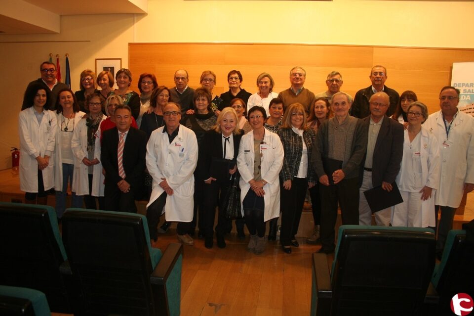 El departamento de salud de Elda ofrece un homenaje a sus jubilados del 2016