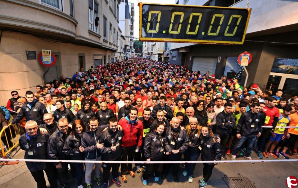 Más de 7.300 personas han participado en la San Silvestre eldense