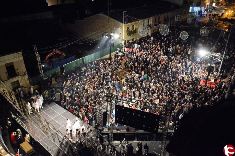 Los Reyes Magos llegan a Pinoso en una carroza de 15 metros