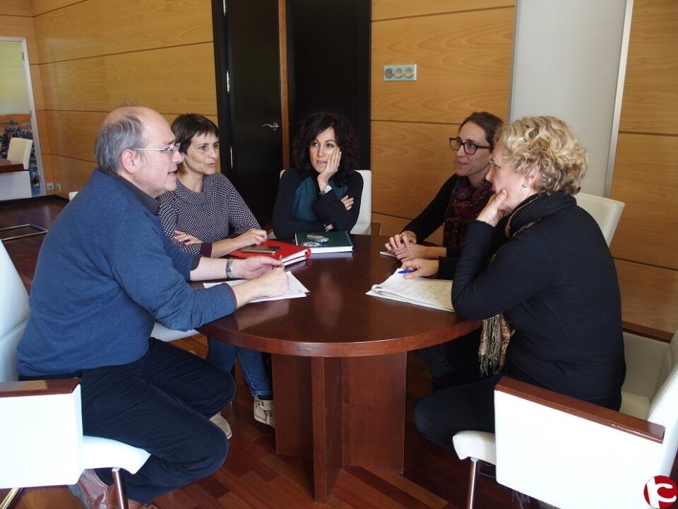 La diputada autonómica Cristina Rodríguez visita Villena