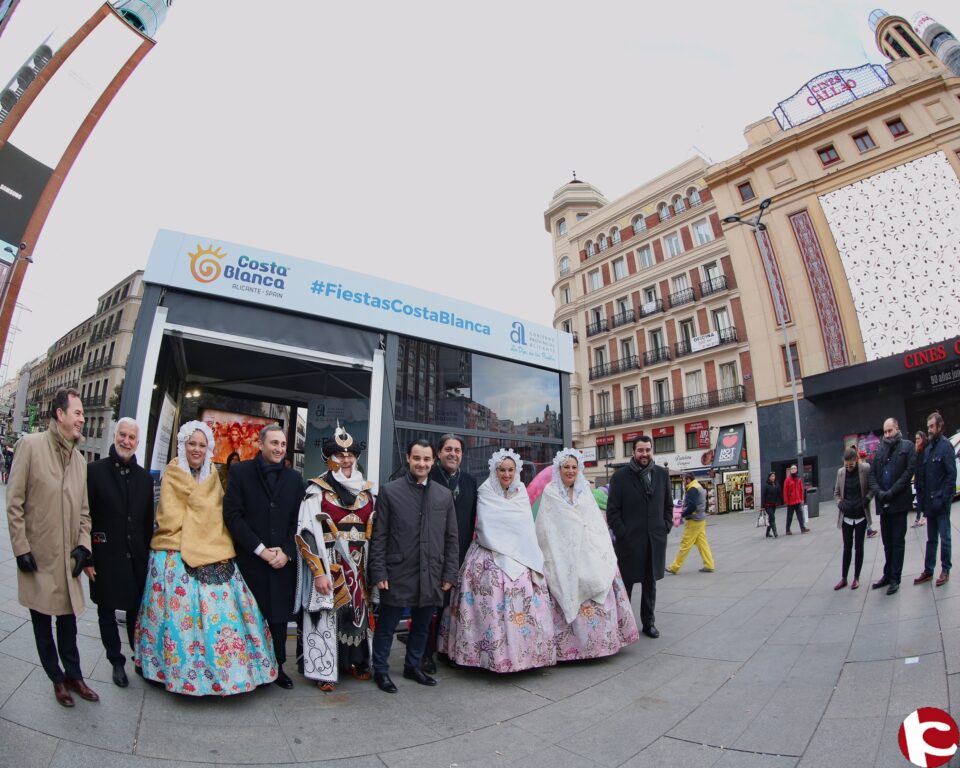 La arteria comercial de Madrid se prepara para el desembarco de más de un millar de festeros de la provincia