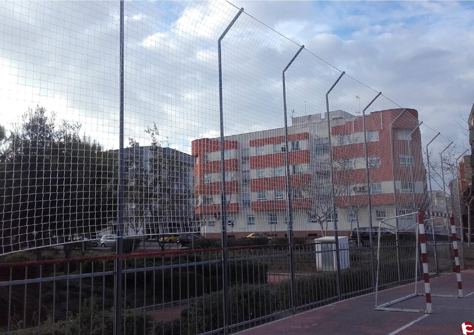 El Ayuntamiento de Aspe mejora la seguridad de las pistas deportivas de sus barrios