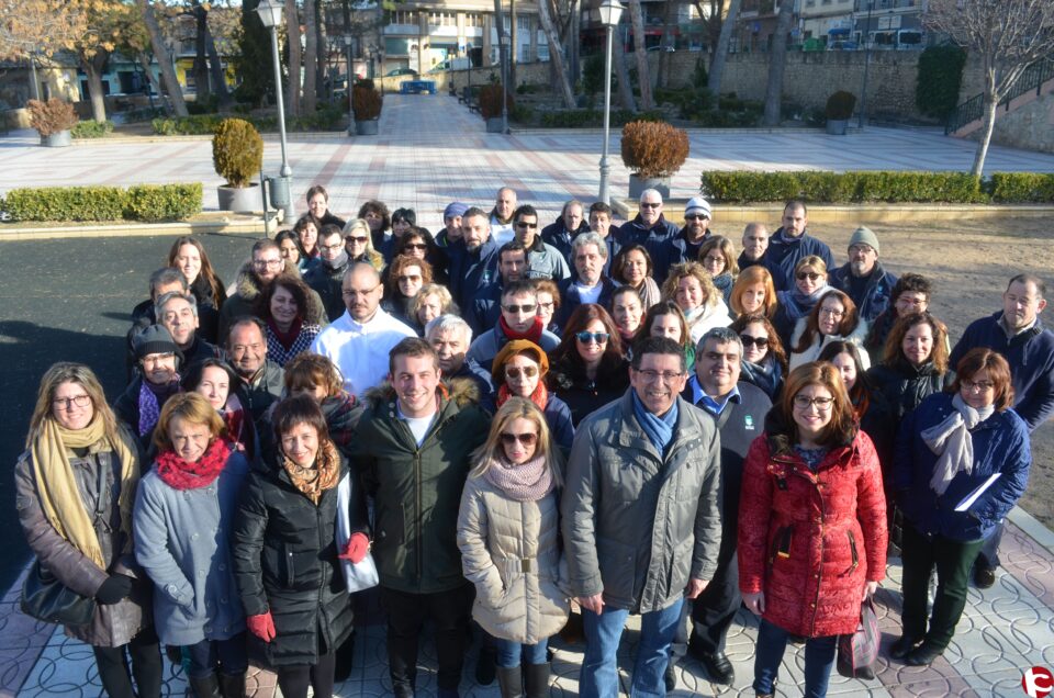 Dos talleres y tres programas de empleo permiten que 58 nuevos trabajadores se incorporen al Ayuntamiento de Petrer en enero. Petrer es uno de los municipios de la provincia que más ayudas ha recibido de la Generalitat para el apoyo y fomento del empleo.