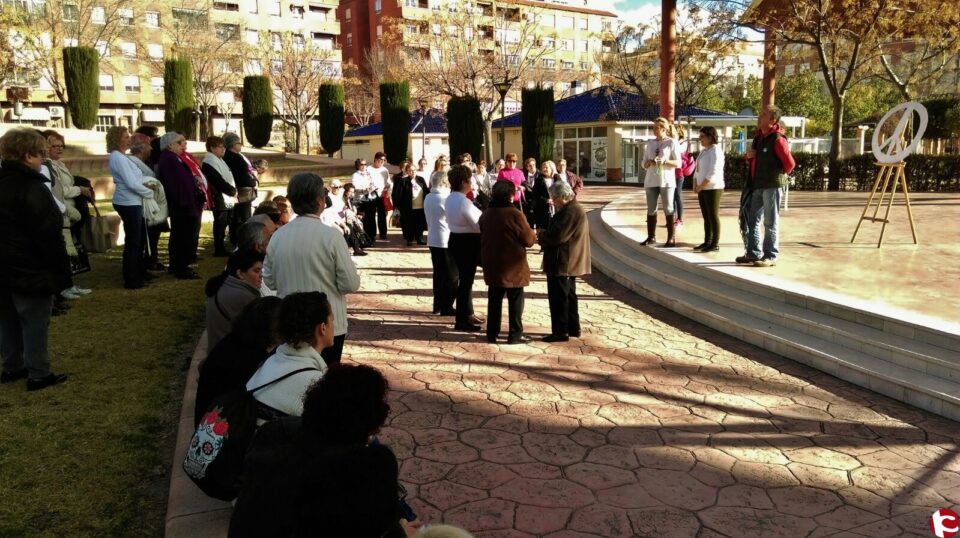 La Escuela de Mayores celebra el Día Escolar de la Paz en el Campet