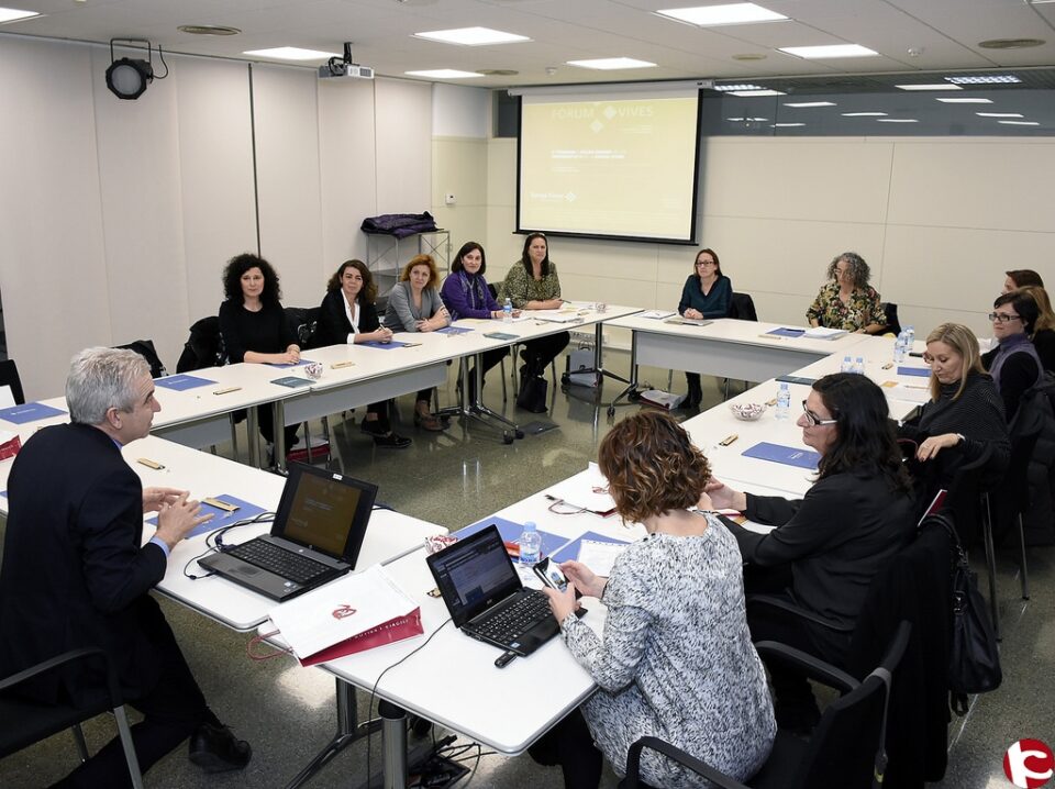 La UA participa en la jornada Fòrum Vives dAules Sènior