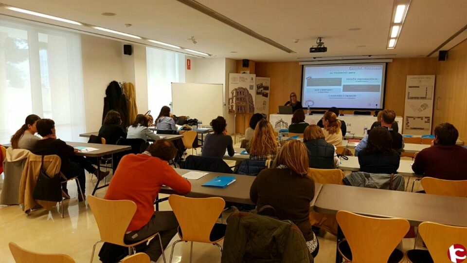 Representantes de nueve municipios de LAlacantí se han dado cita hoy en el Instituto de la Familia para asistir a la primera sesión de esta actividad